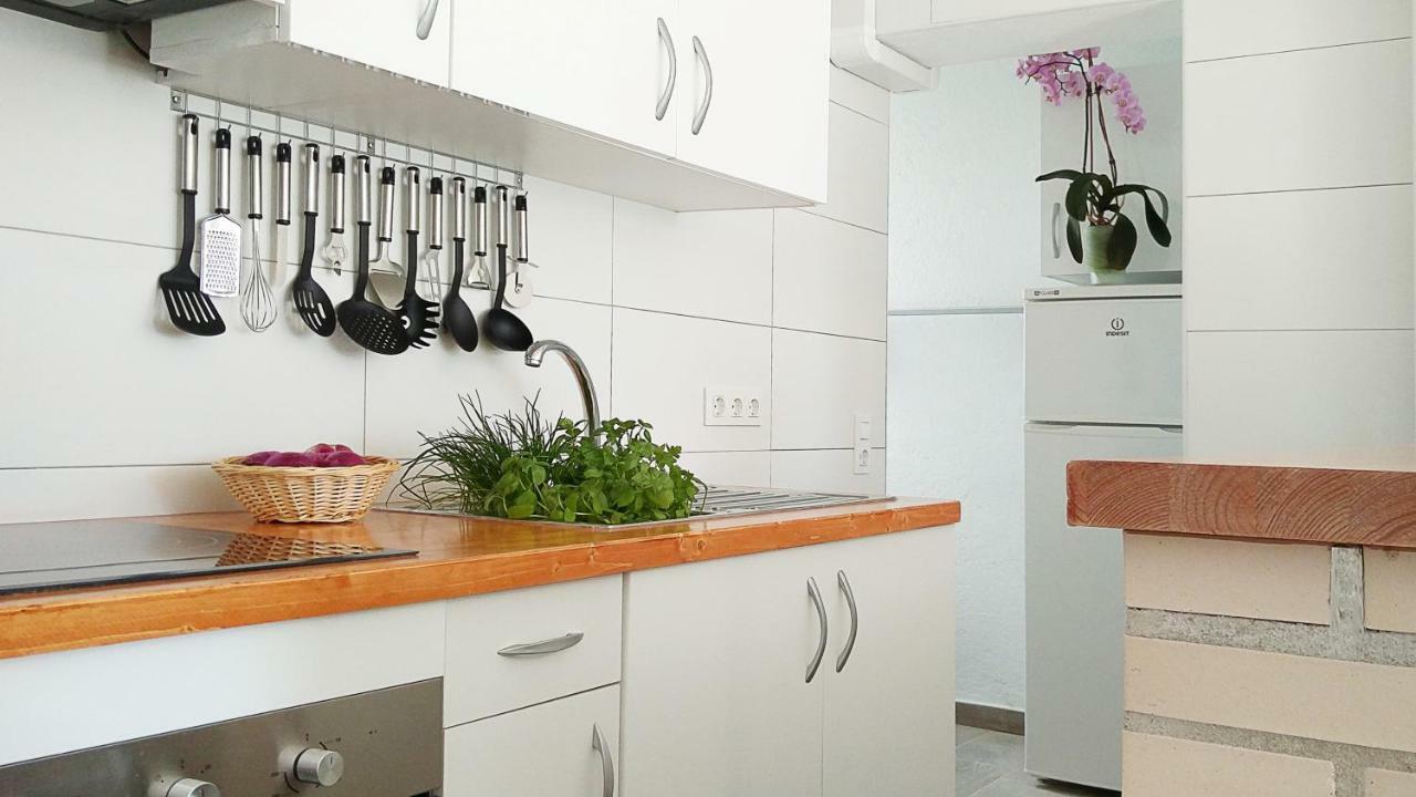 Апартаменты Apartamento Leman Салоу Экстерьер фото